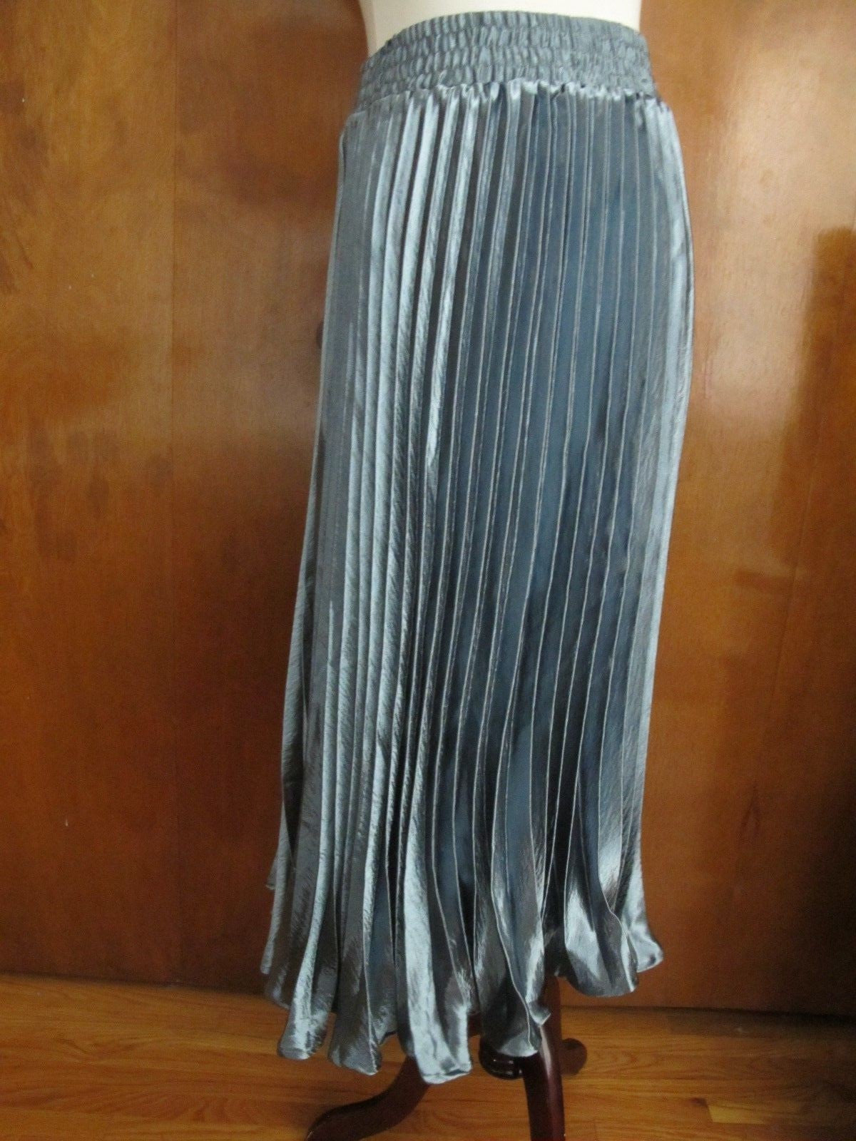 Anthropologie  HD In Paris Women's Gray Carbon Pleated Skirt Large 