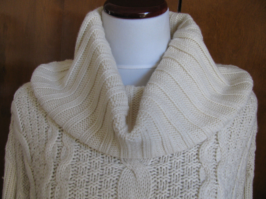 G H Bass & Co women’s ivory cowlneck cableknit gorgeous sweater Medium NWT 