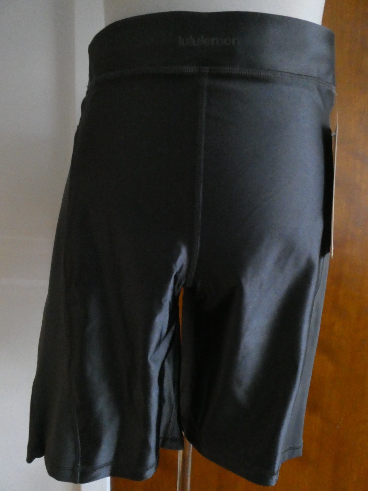 Lululemon Satin Shine Panelled HR Short 8" Wordmark Coal Black Size 14 NWT