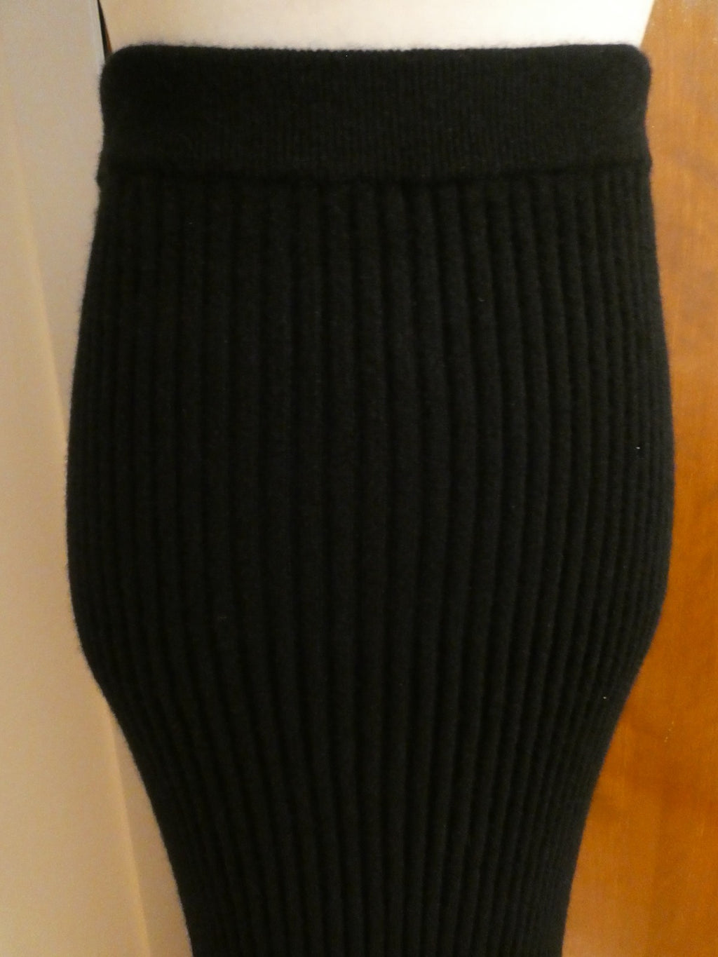 Bloomingdale's 100% Cashmere Ribbed Knit Midi Skirt Black Size S M XL $228 NWT