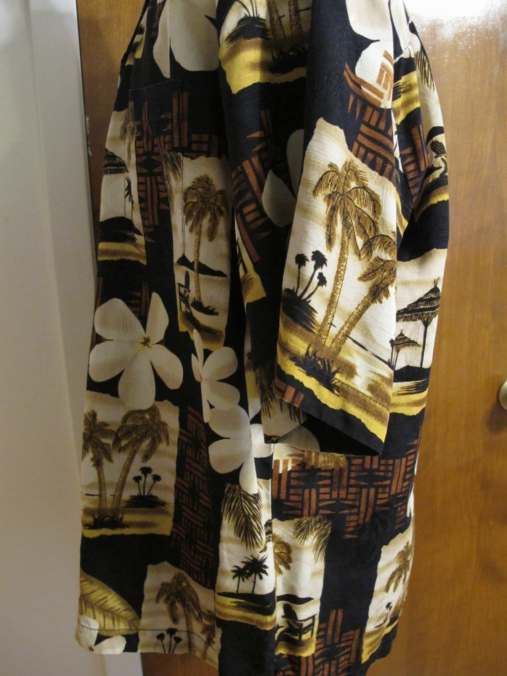 Tommy Bahama Men's Silk Multi Color Black Brown Summer Shirt Size Large 
