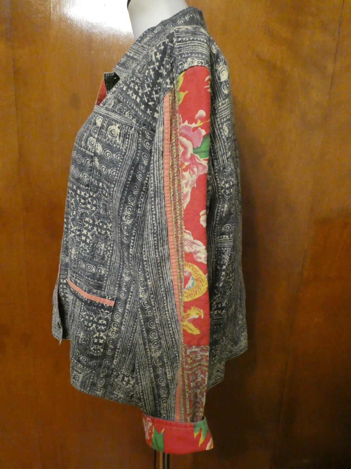 Chico's Blazer Jacket Multicolor embroidered denim size 3 Retail Price $98