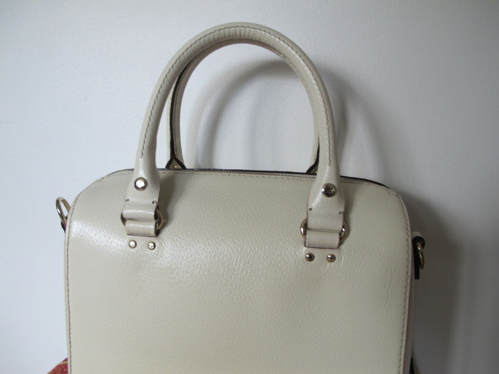 Kate Spade Women’s Gorgeous off white pebbled leather  purse bag 