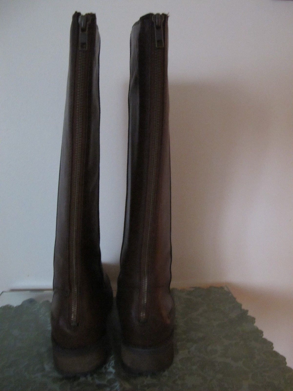 Ugg Australia women brown water resistant leather upper tall New boots 7