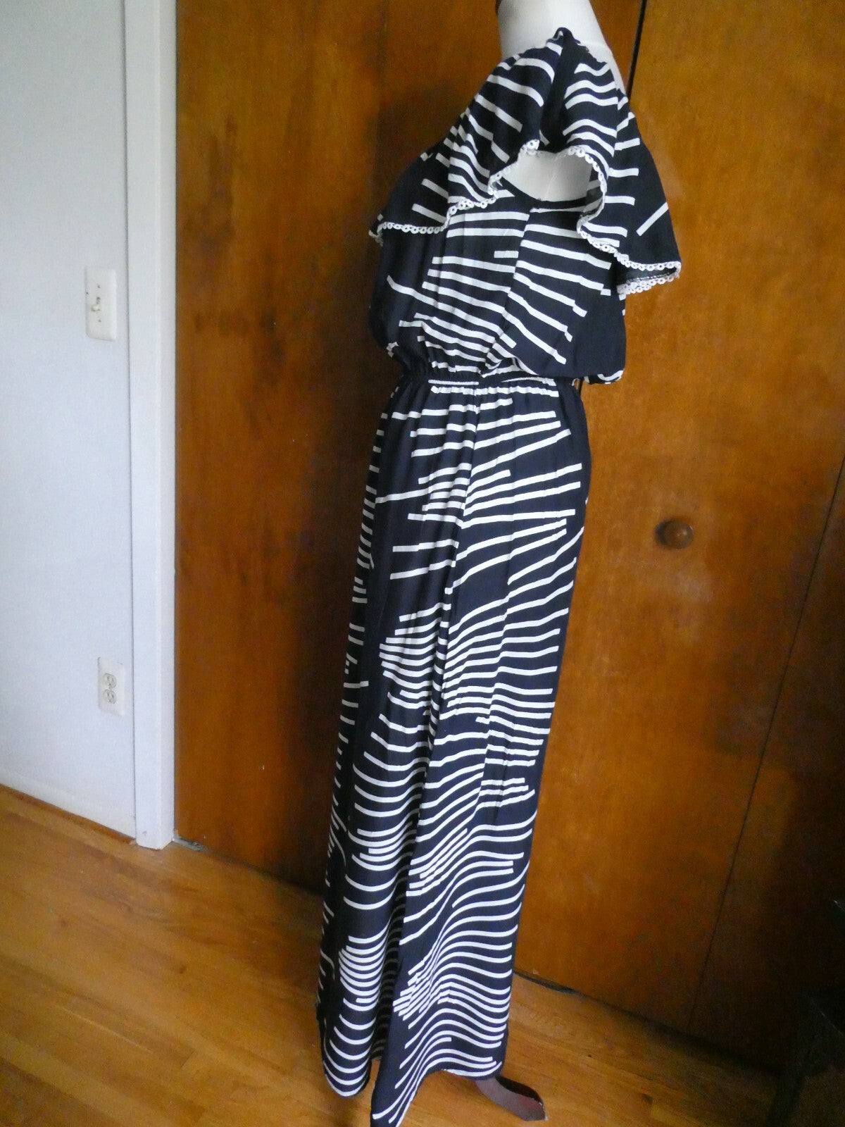J.Stars Sexy Maxi Dress Off The Shoulders Ruffles Multi-Color Navy/White L/XL