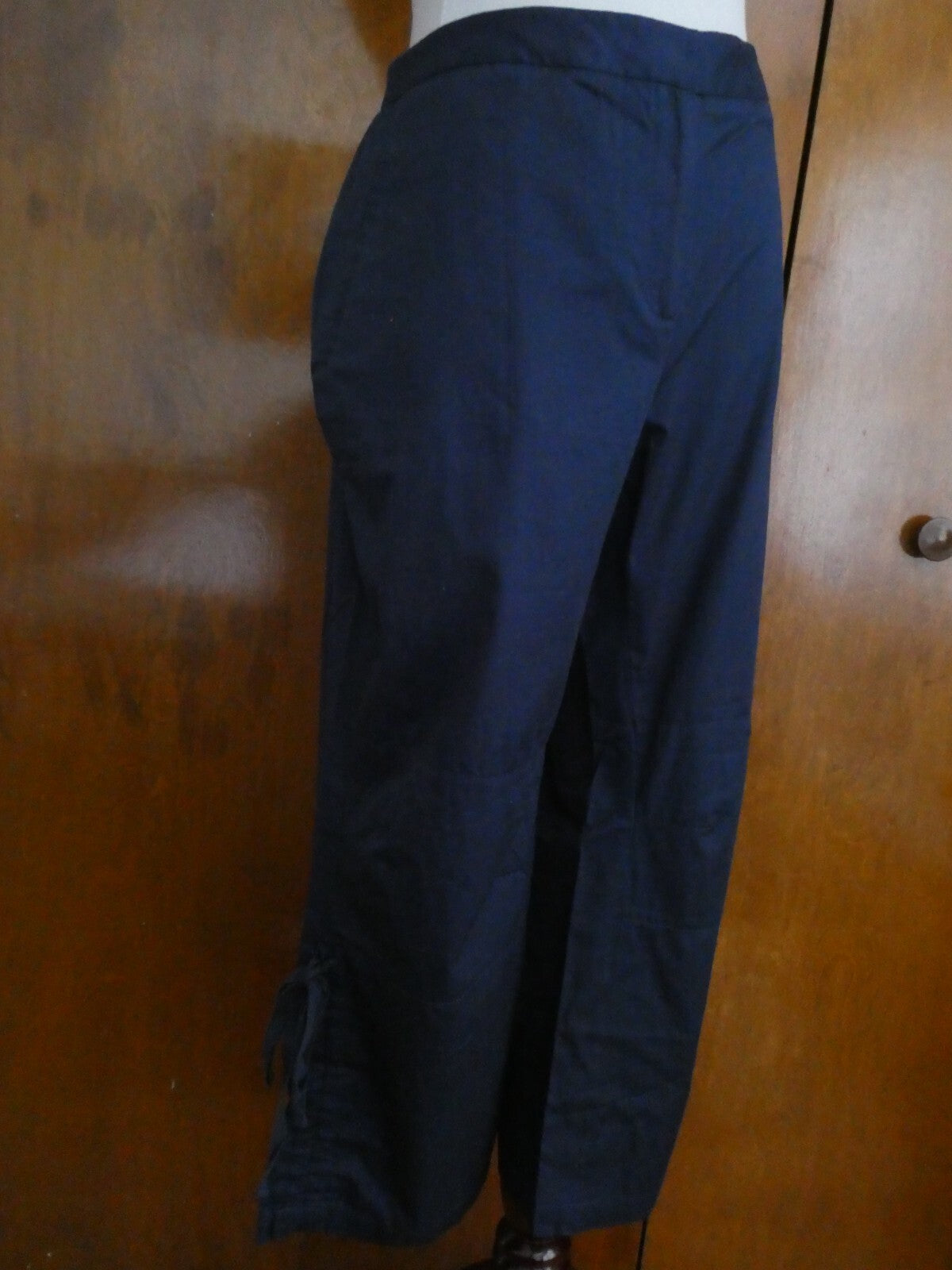 Calvin Klein Woman's Navy lightweight Cotton Summer Capris Pants 14P