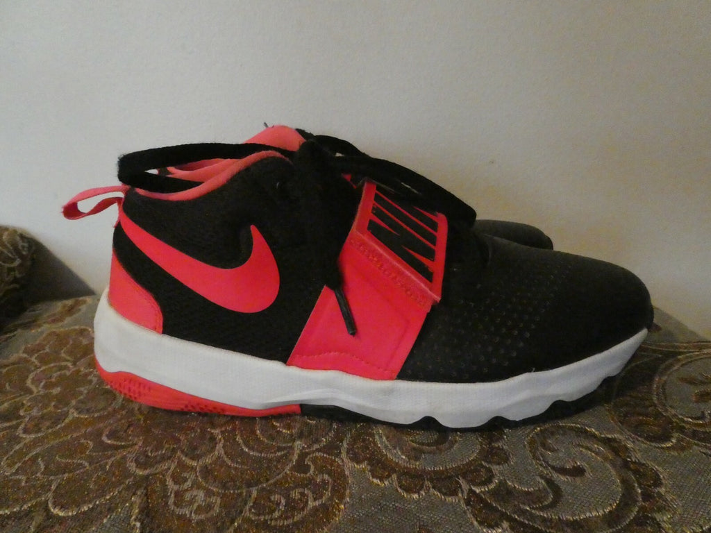Nike Team Hustle Youth Girls Black Pink Sneakers Shoes 881941-002 Size 7Y