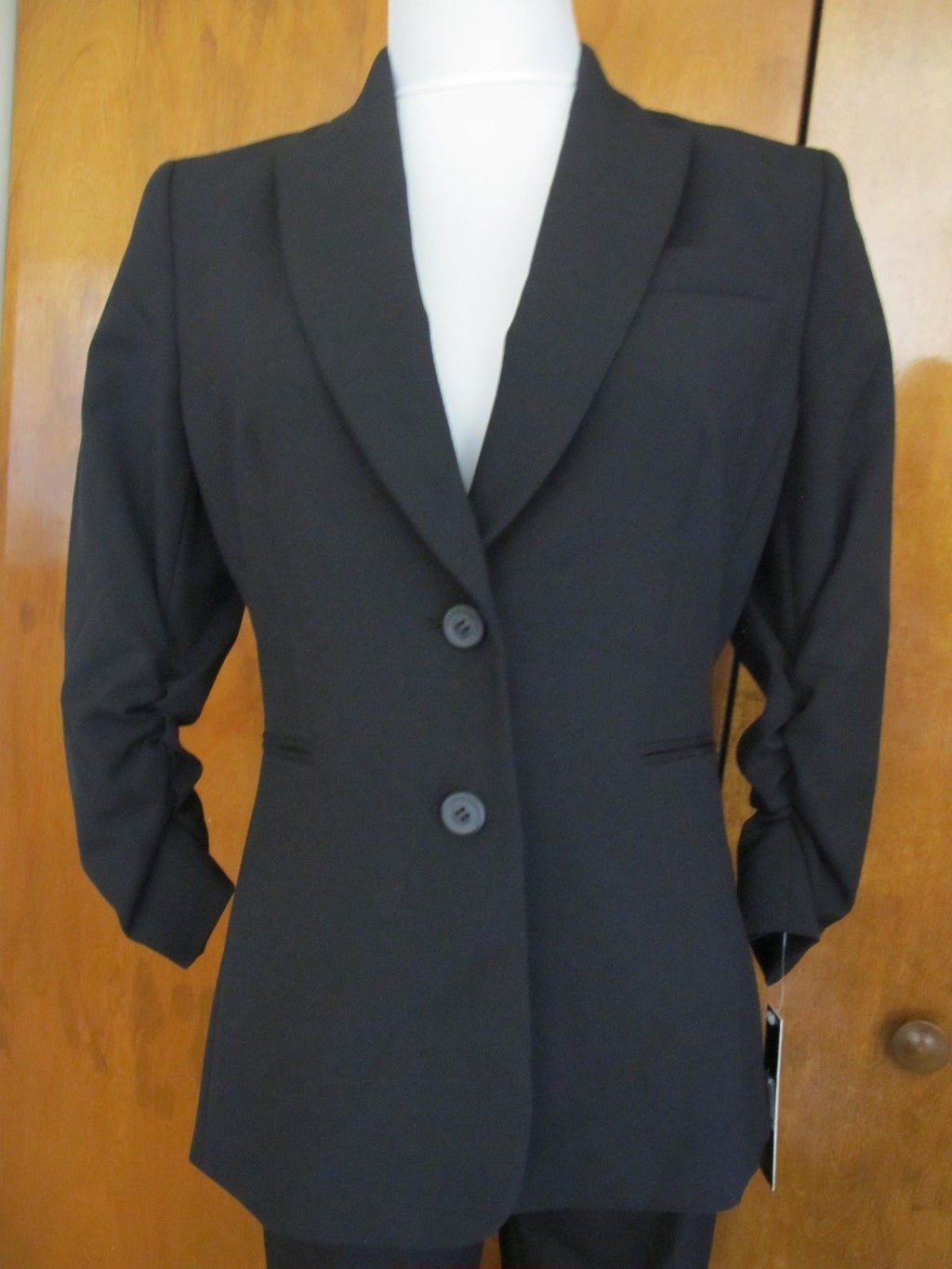 Tahari Asl Women's Black Guttered Sleeves Pant Suit Set 6 NWT