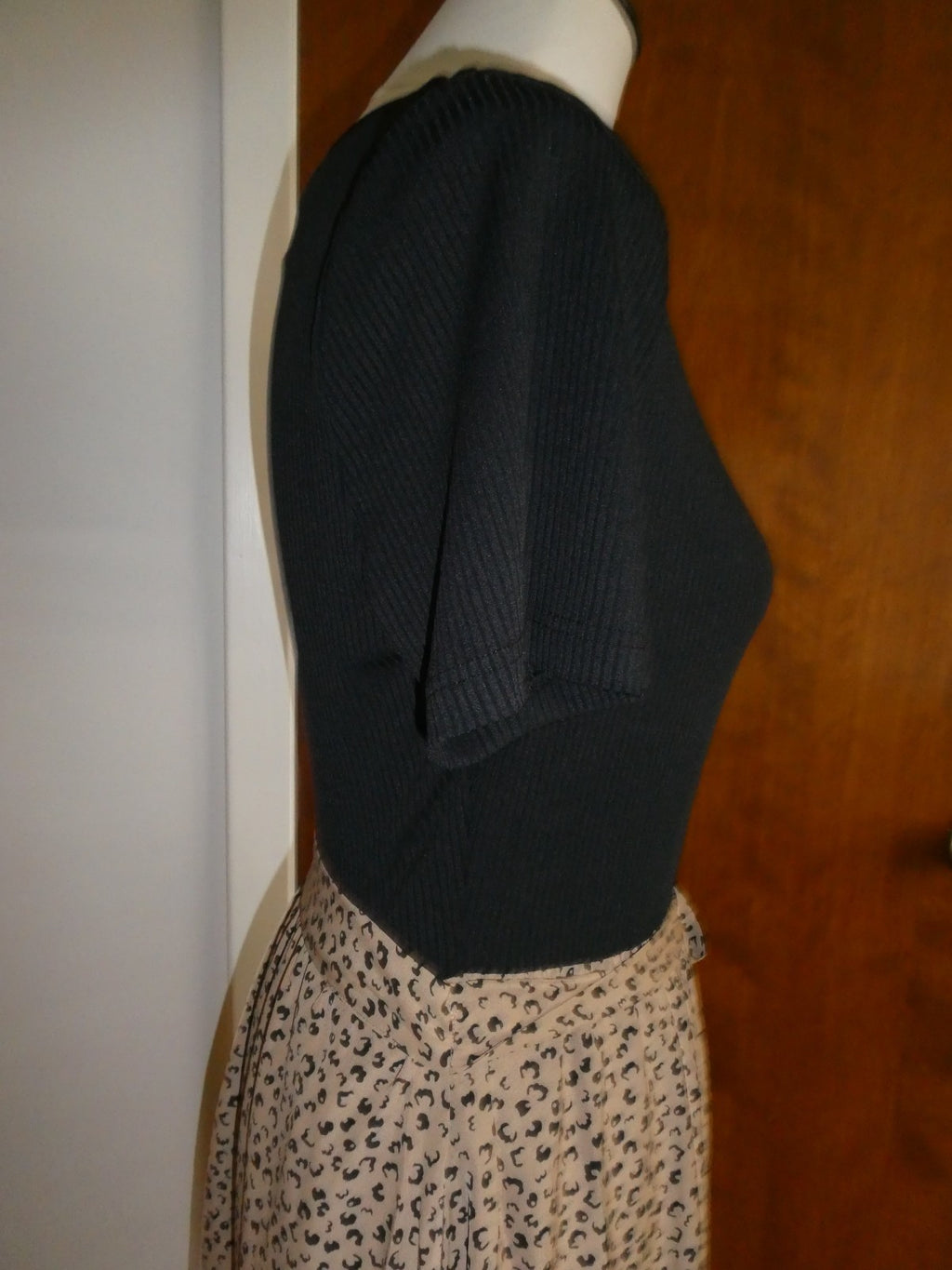 Zattcas Women's Small Black Rib Knit Animal Print Midi Dress Tie Waist NWT