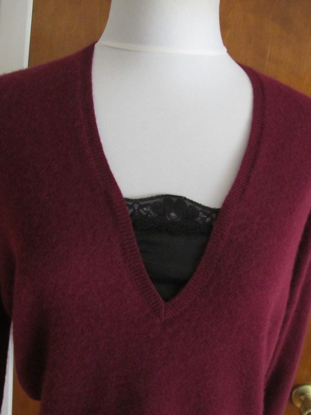Bloomingdale’s women’s burgundy lace-trimmed cashmere sweater S bit big