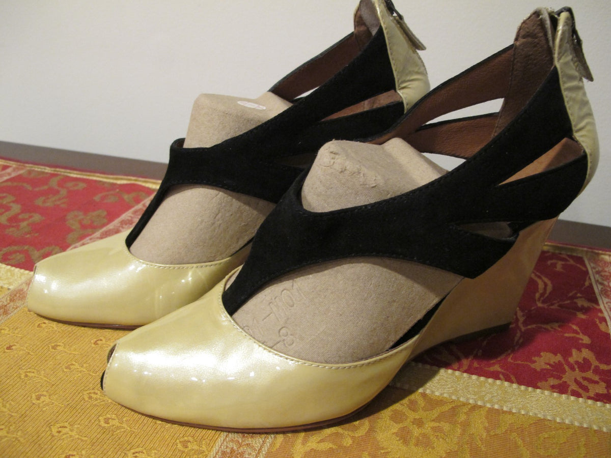 Women's Julia beige black leather strappy wedge heels euro 40 US 9.5