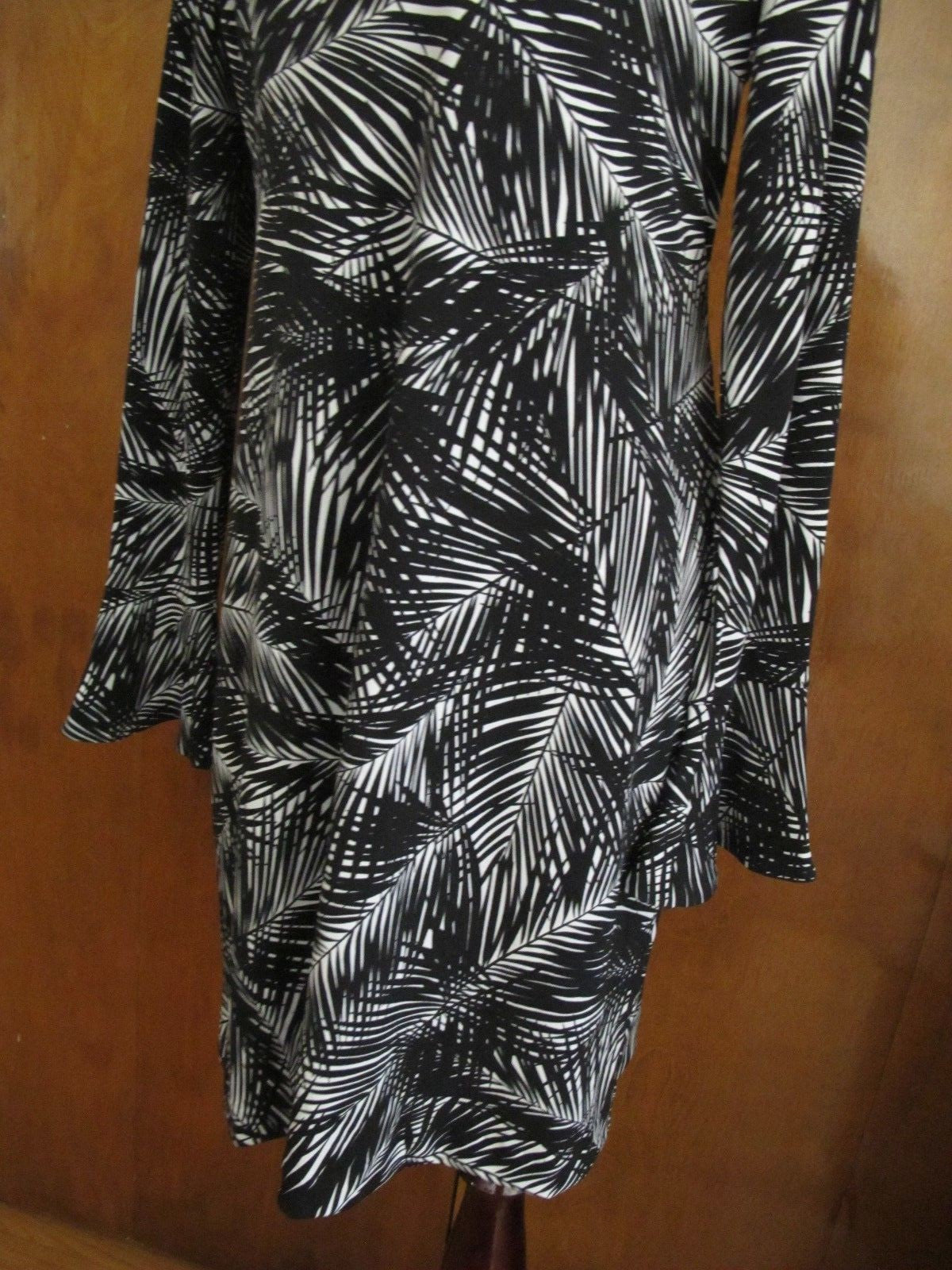 Michael Kors women’s black white jersey bell sleeves dress Large New