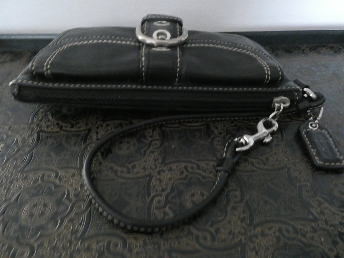 Authentic Vintage Coach Women’s Leather Wristlet Black Small Wallet