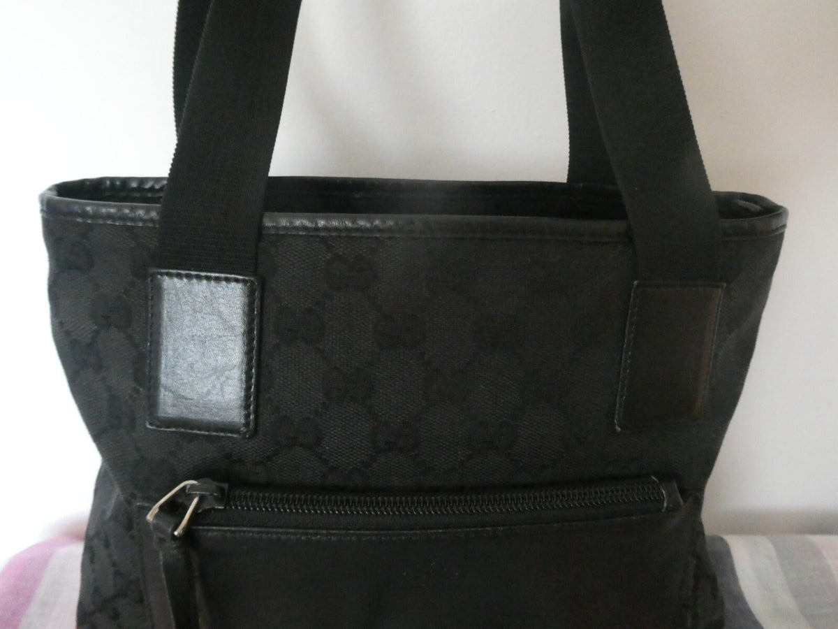 GUCCI Authentic Vintage Black Shoulder Bag Purse GG Canvas Leather 01904023754