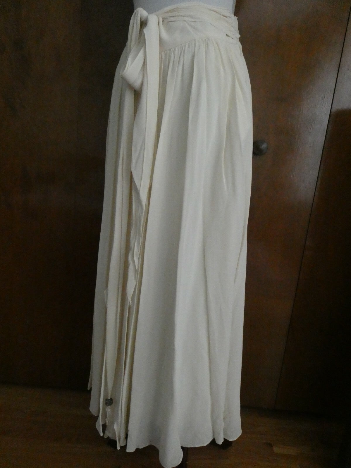 Tahari Women's Yellow Long Rayon Full Lined Skirt Size 14 (fits Size 10)