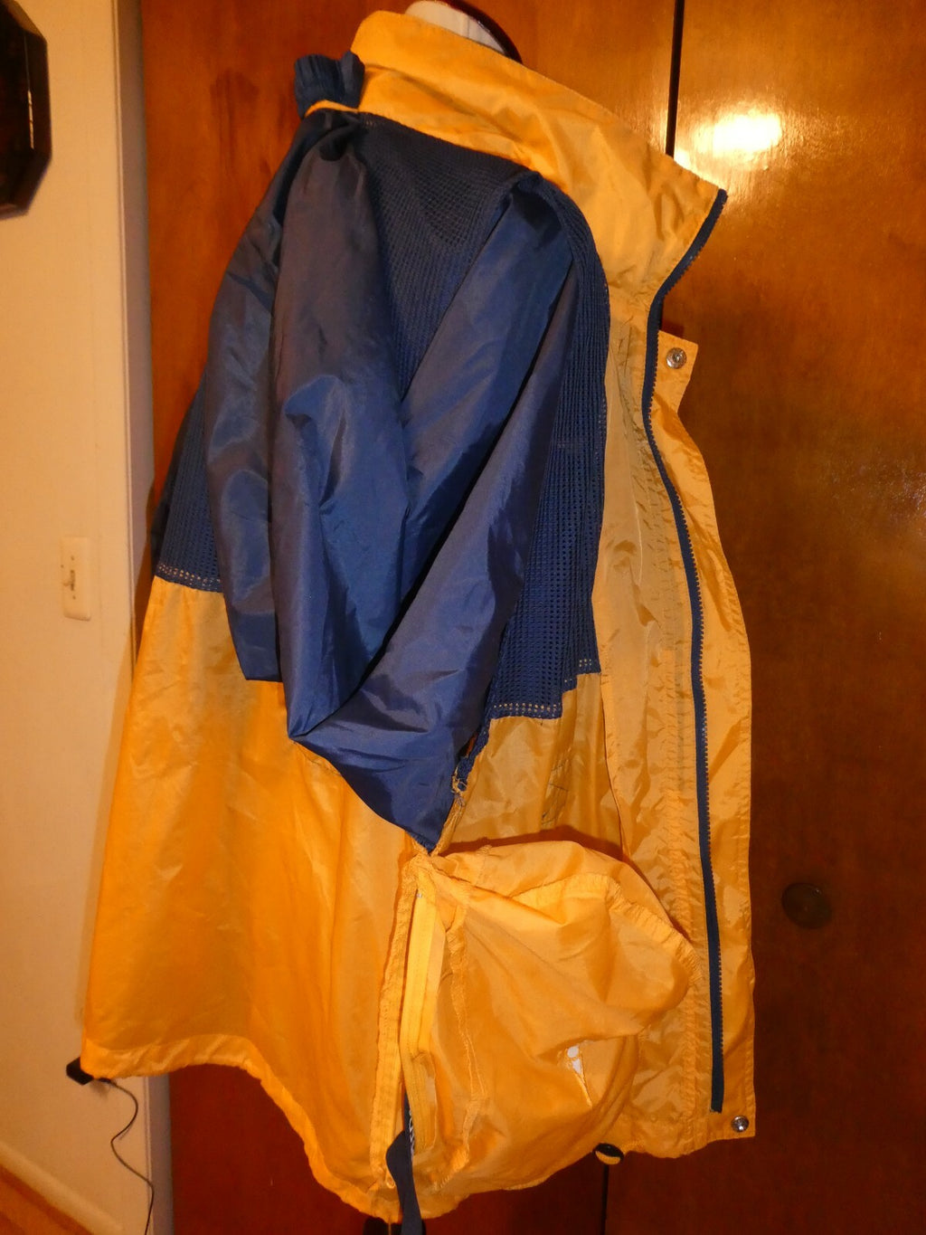 Speedo unisex blue/yellow nylon zip up packable rain jacket XS (fit S or M) 