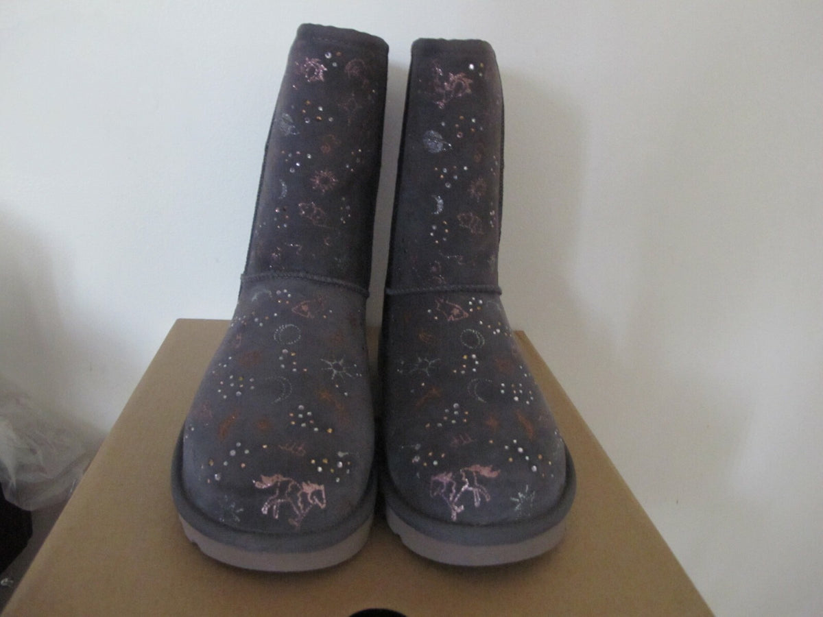 UGG CLASSIC ZODIAC WOMEN'S SHORT GRAY SHORT NIGHTFALL SUEDE SHEEPSKIN  BOOTS 7