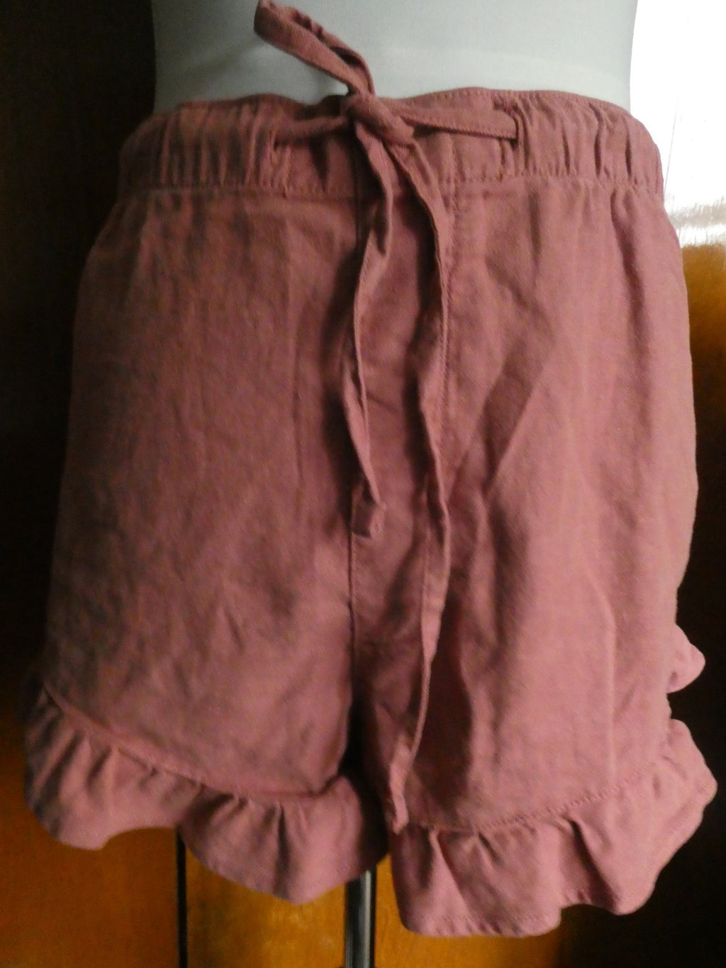 American Eagle Outfitters Women Linen Blend Ruffle Hem Shorts Mauve Pink XL $49