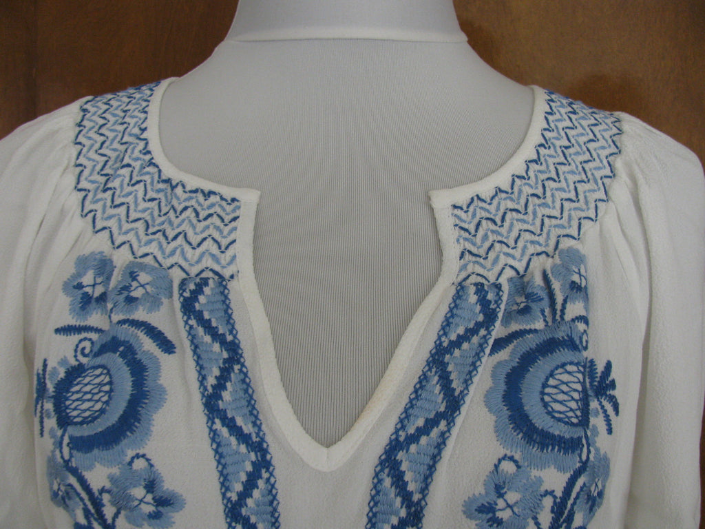 Impulse women's white embroidered dress size XLarge NWT 