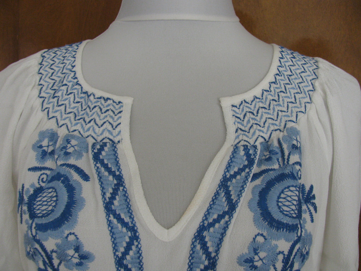 Impulse women's white embroidered dress size XLarge NWT 
