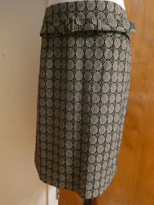 Ann Taylor women's black/beige stylish lined belted skirt size 14P