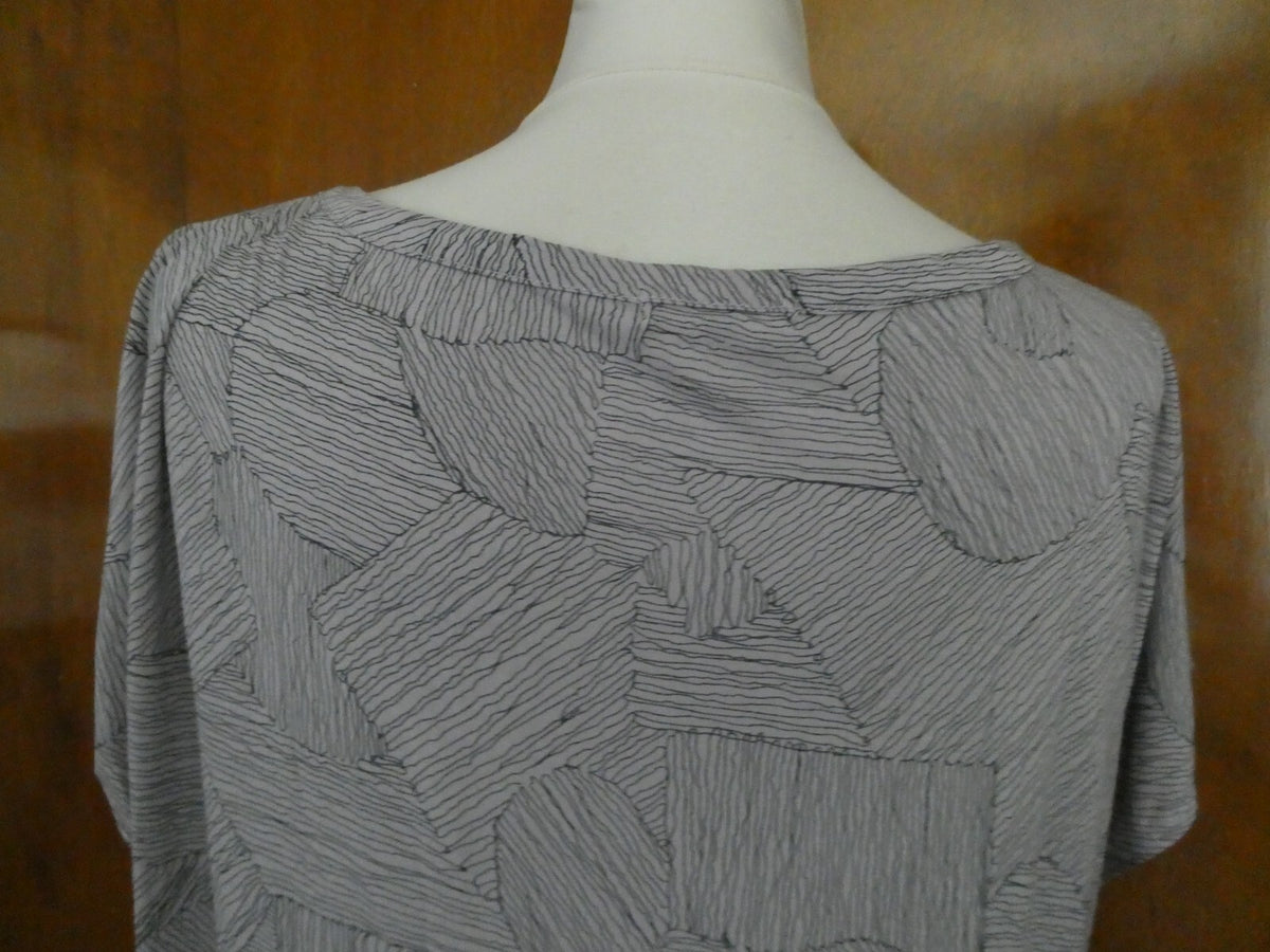 Gap women's stylish multicolor detailed top size Large