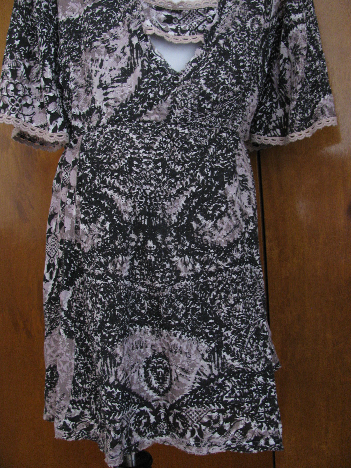 Free People women’s multi color relaxed fit lined soft rayon dress Large