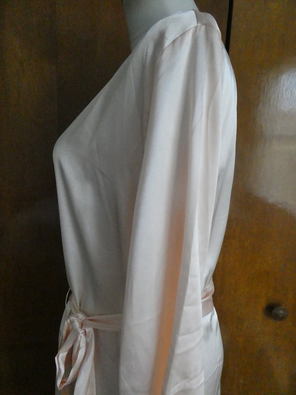 Jones New York women's peaslk wrap bath robe spa size L/XL fits size large $58