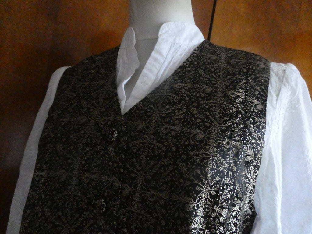 Cricket Lane Women Black Gold Geo Print Gorgeous Vest Size LP
