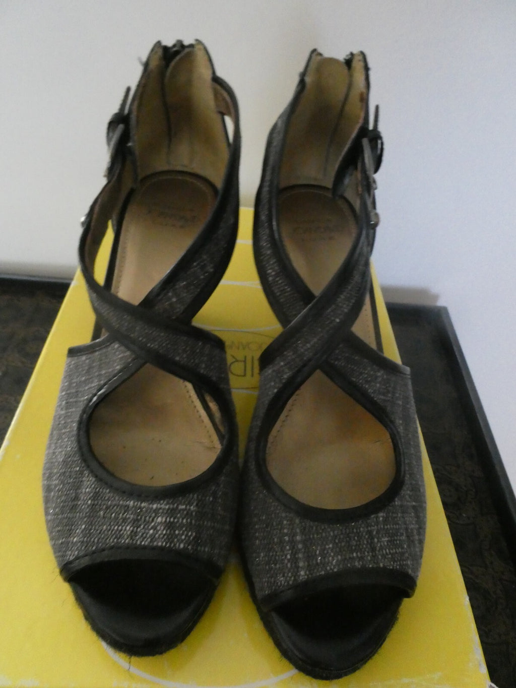 Circa Joan & David Fabric Upper Leather Wedge Sandal Black/Gray Size 7 1/2 M