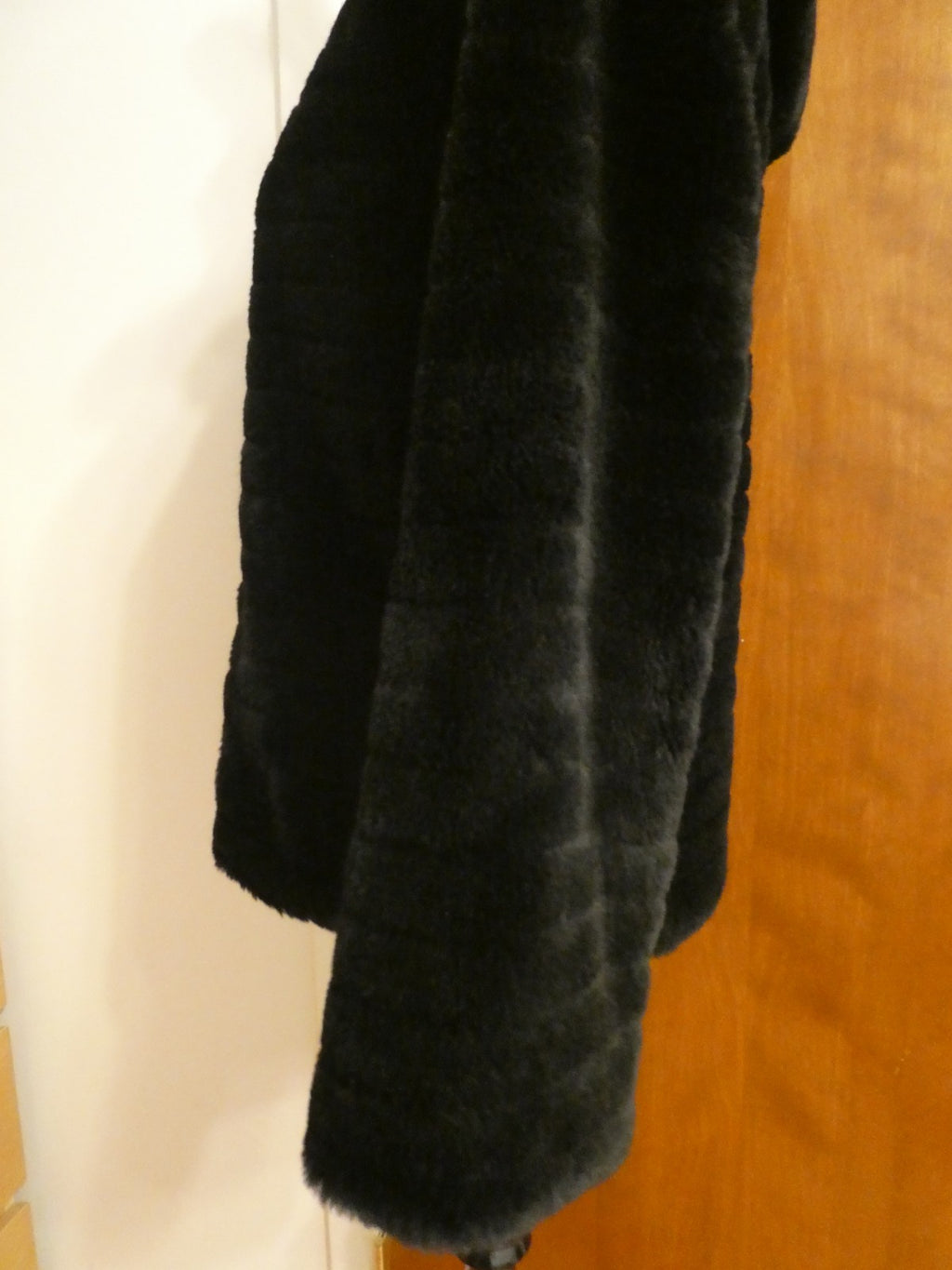 BELLA Women Black Faux Fur Coat with Hood size small