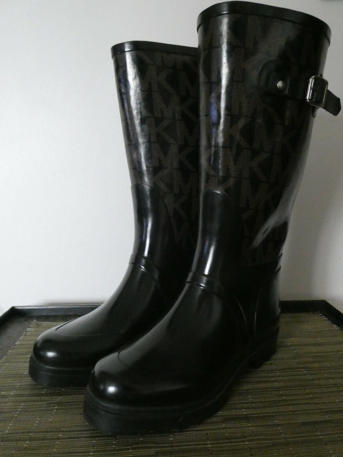 Michael Kors women's black/ brown round toe rain boots size 6M