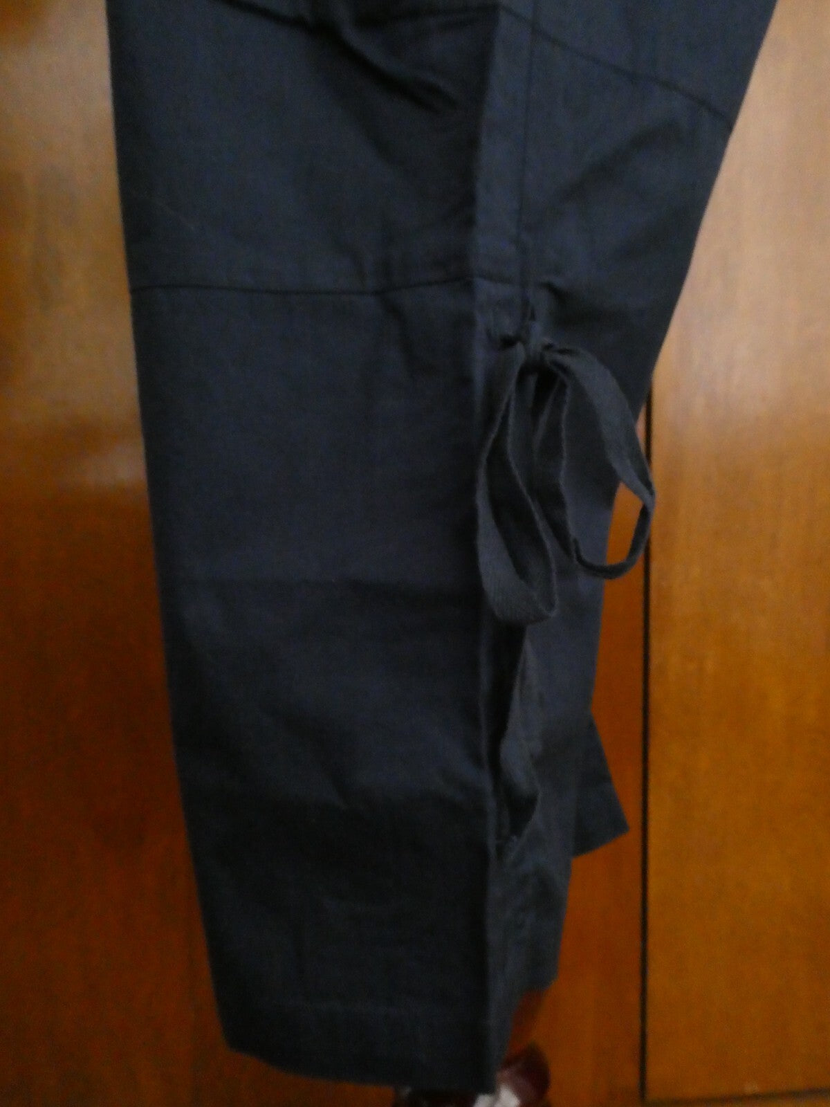 Calvin Klein Woman's Navy lightweight Cotton Summer Capris Pants 14P