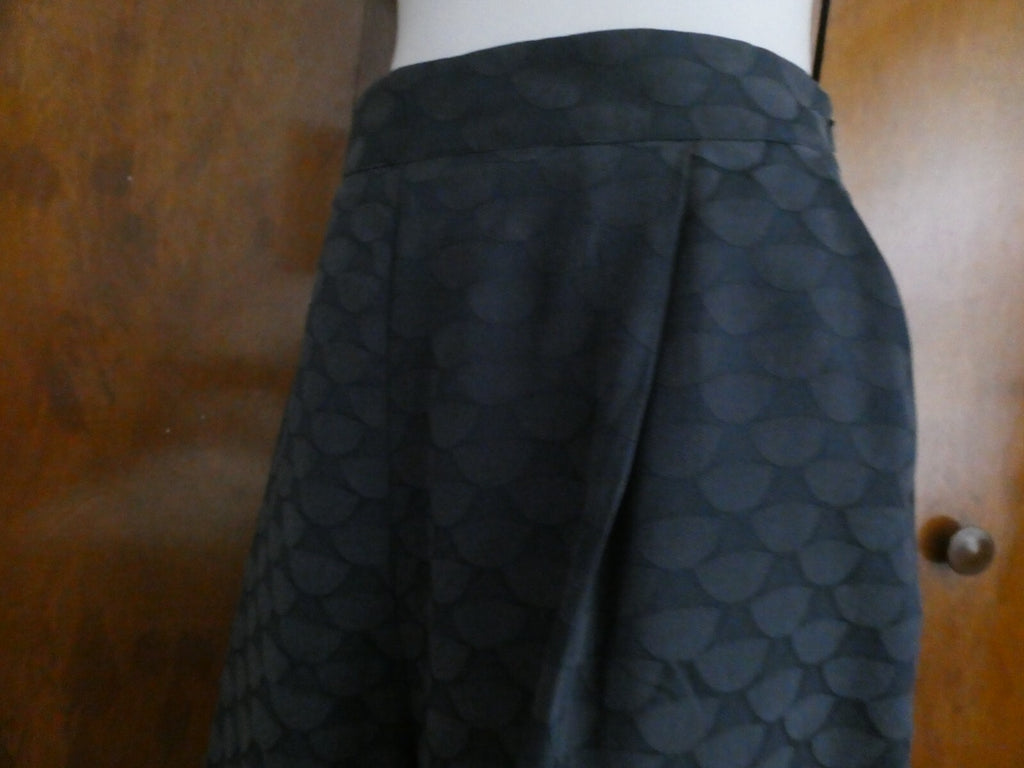 ANTHROPOLOGIE Seen Worn Kept Jacquard Bermuda Navy/Marin Tencel Shorts size 12 