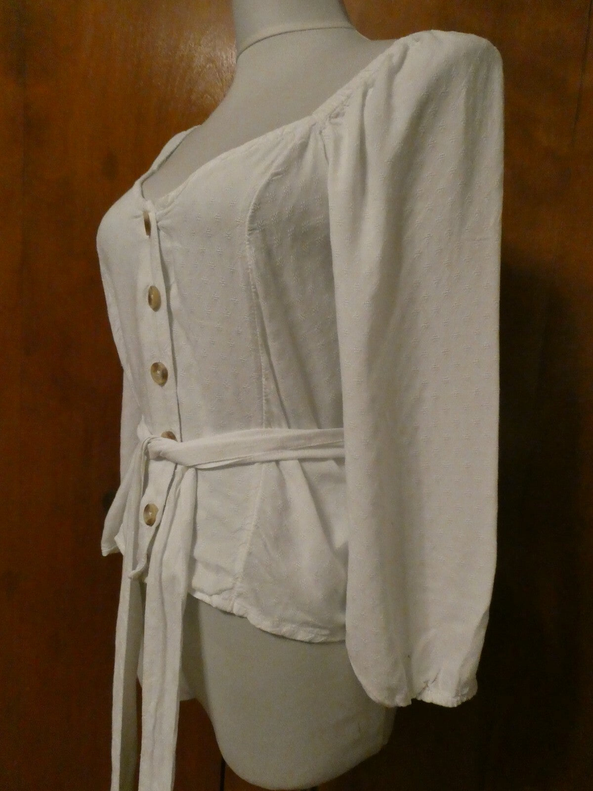 Abercrombie & Fitch women’s 100% viscose white top 