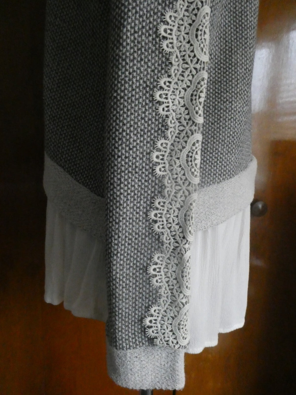HANNAH Women's Soft V-neck Long Sleeves Sweater Gray Size Medium