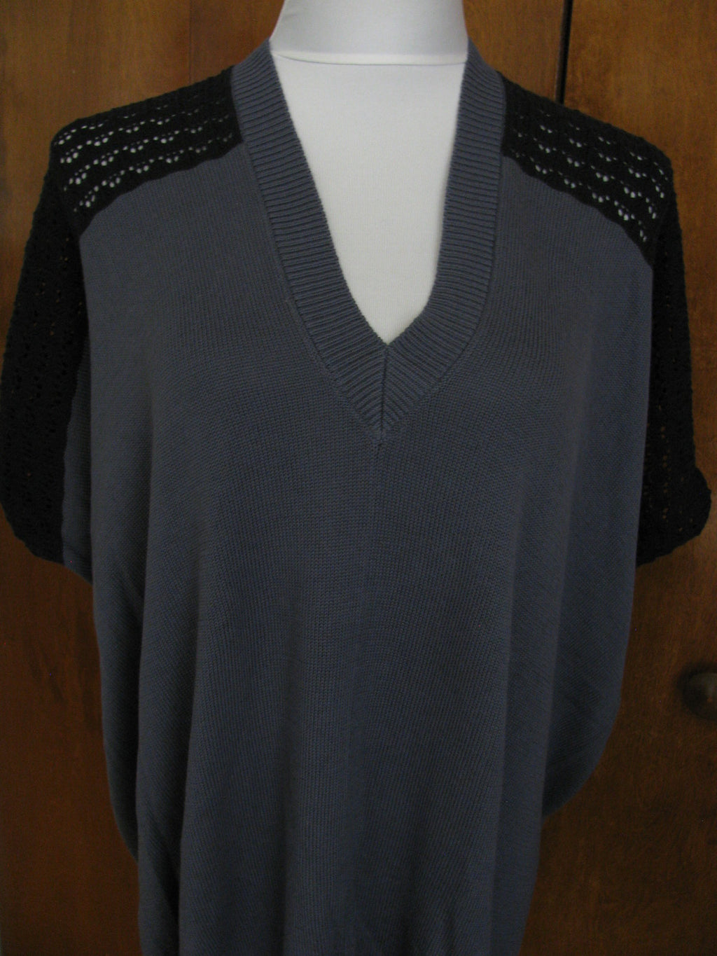 Gap women's gray black knitted gorgeous dolman vest large