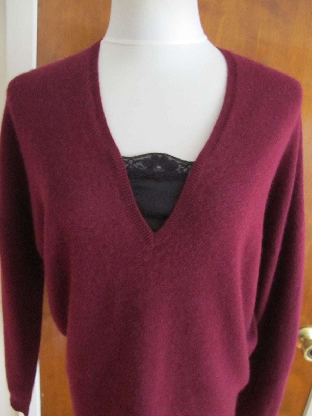 Bloomingdale’s women’s burgundy lace-trimmed cashmere sweater S bit big
