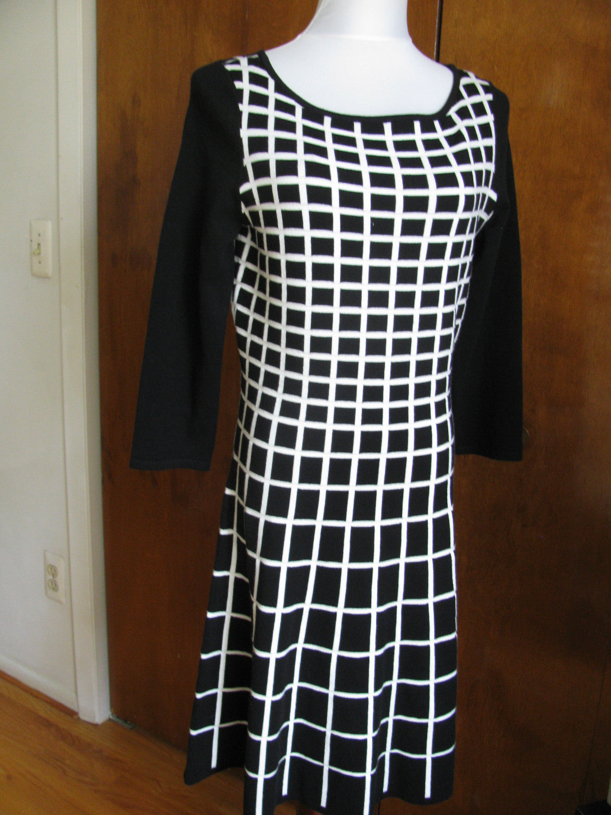Lauren Ralph women's black white fit and flare gathered dress 