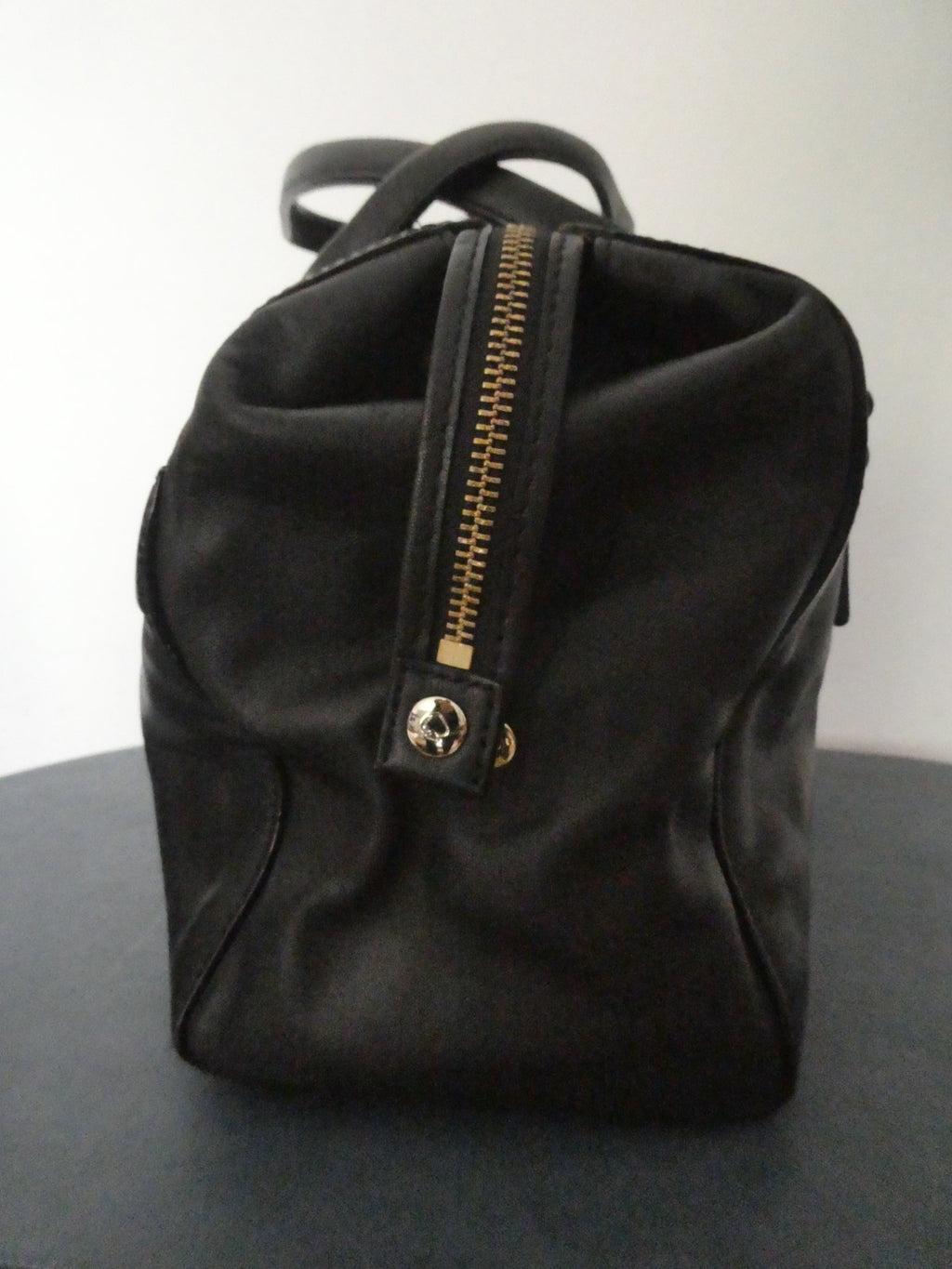 Kate Spade New York Black Leather Satchel Handbag Gold Tone Zip Shoulder Purse