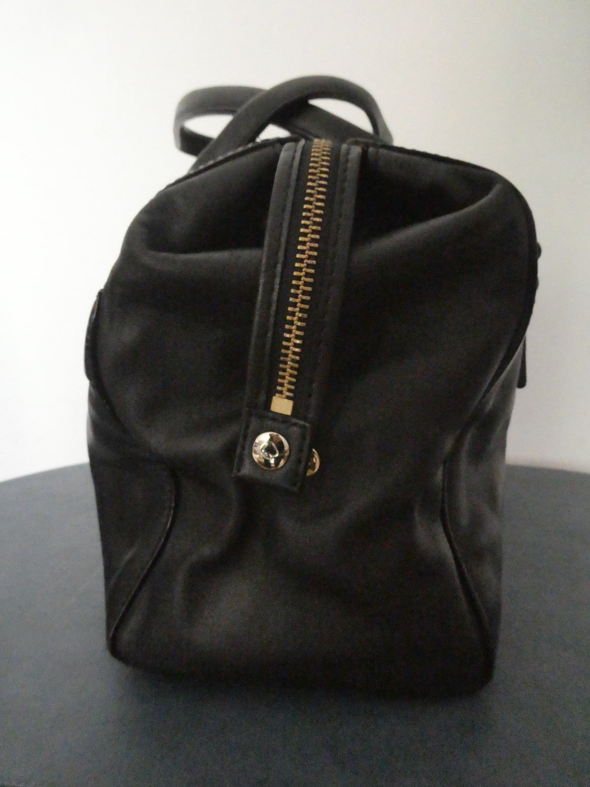 Kate Spade New York Black Leather Satchel Handbag Gold Tone Zip Shoulder Purse