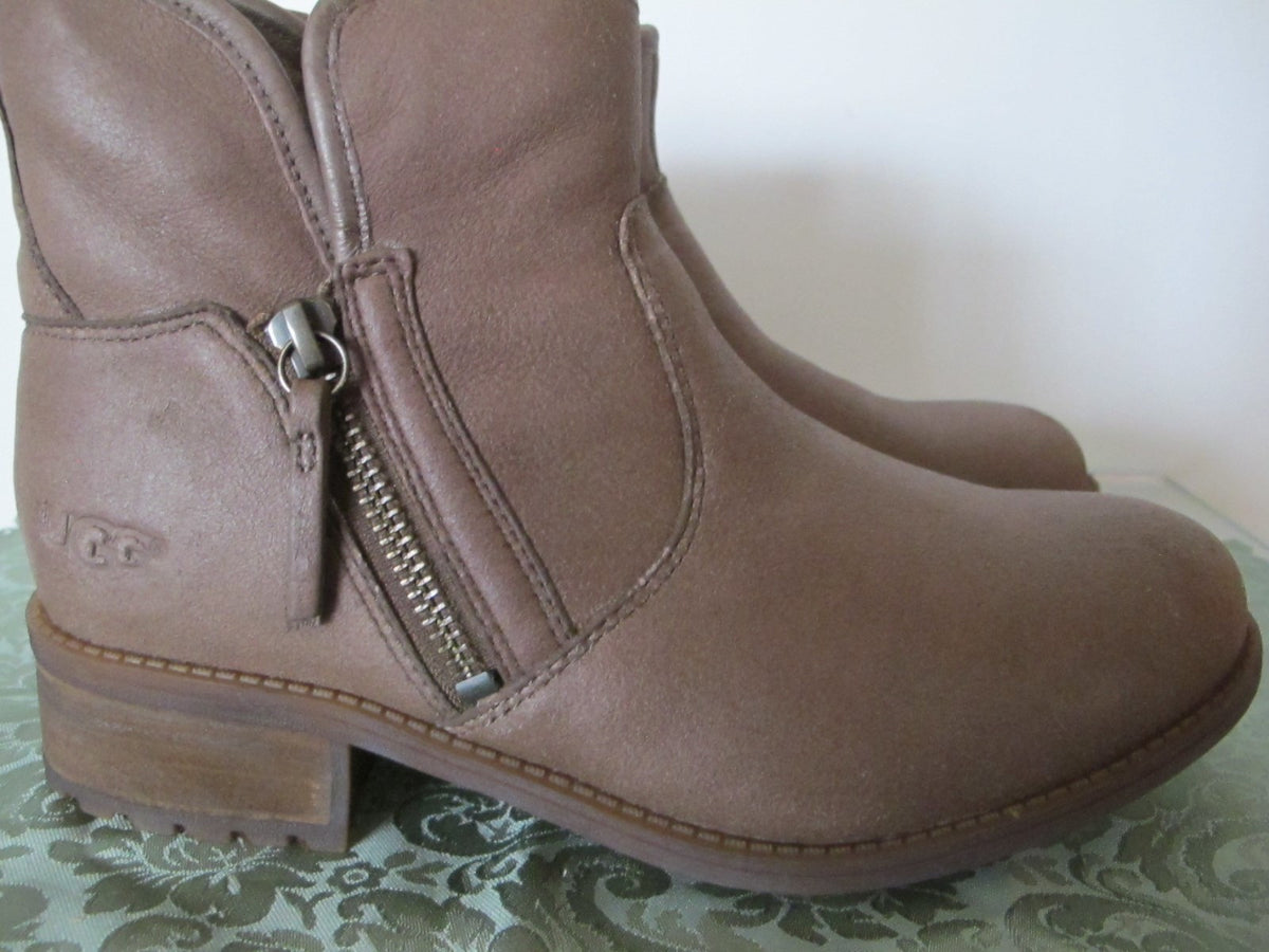 Ugg Australia women’s brown water resistant leather ankle New boots 7