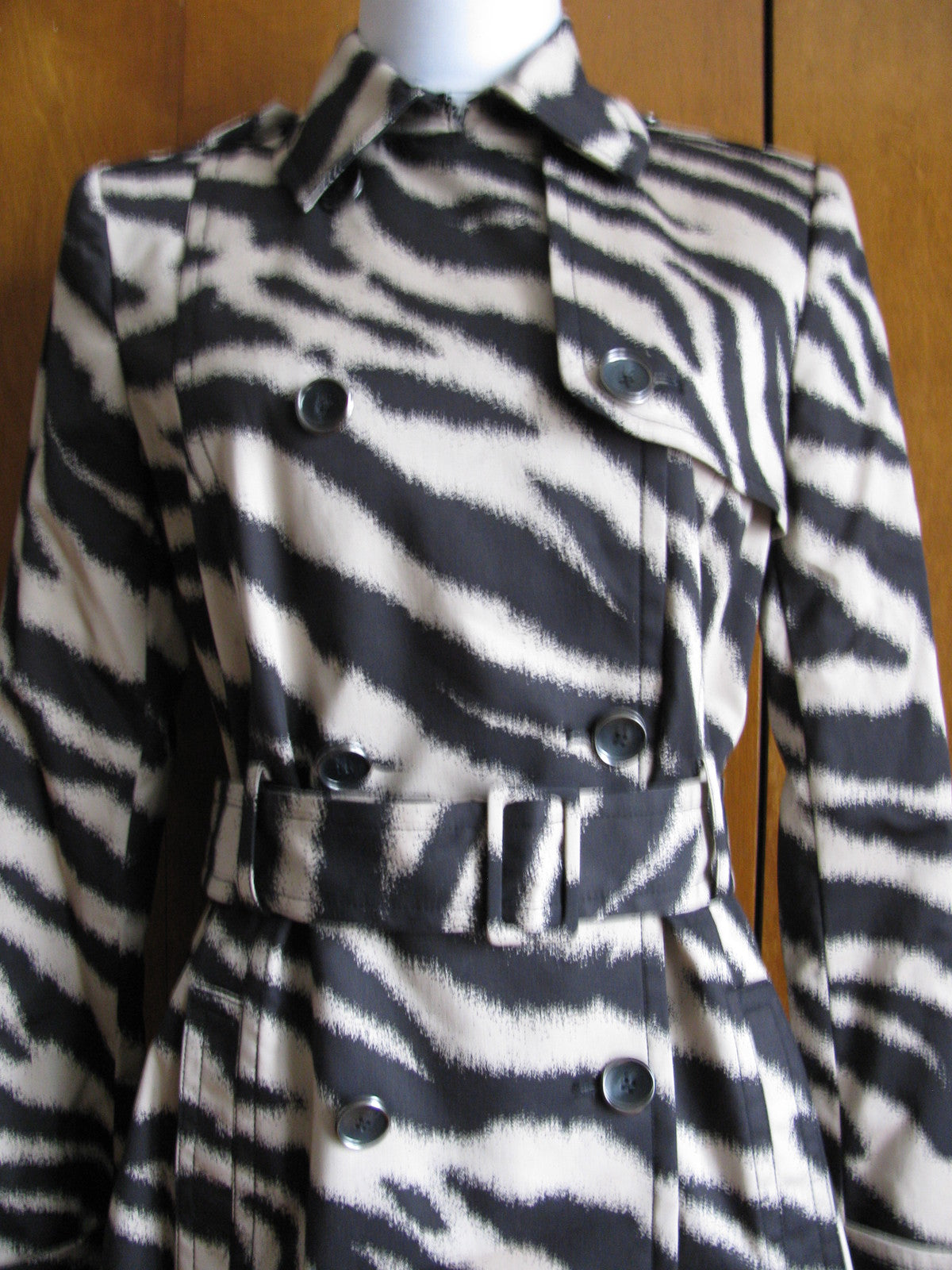 Anne Klein women's stylish champagne multi lined coat New