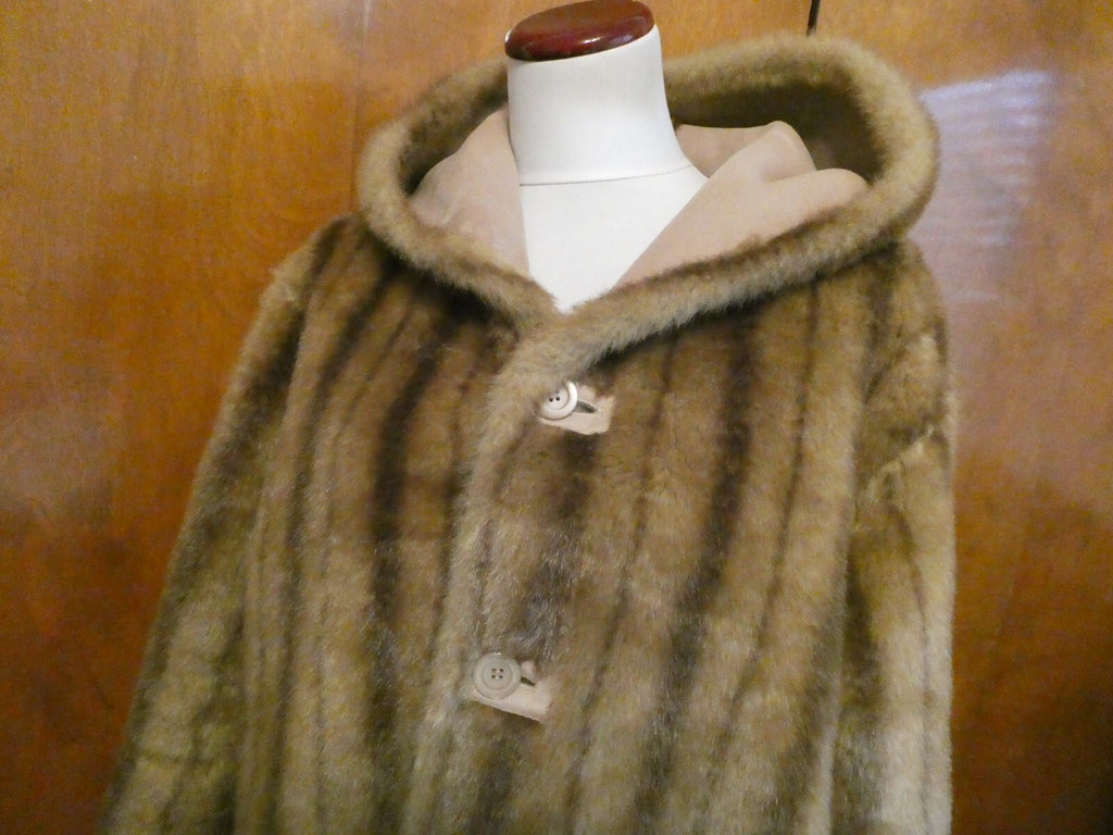 Jones New York Women’s Beige Faux Fur Reversible Hooded Winter Coat Size Large