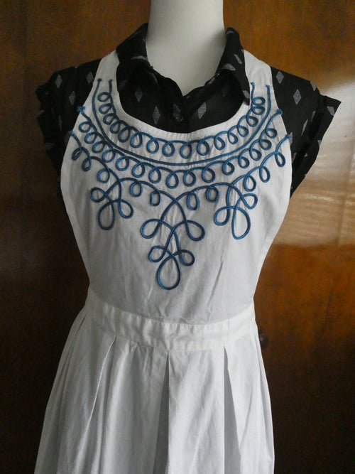 Anthropologie Apron Halter Embroidered Blue White Cotton Kitchen New One Size