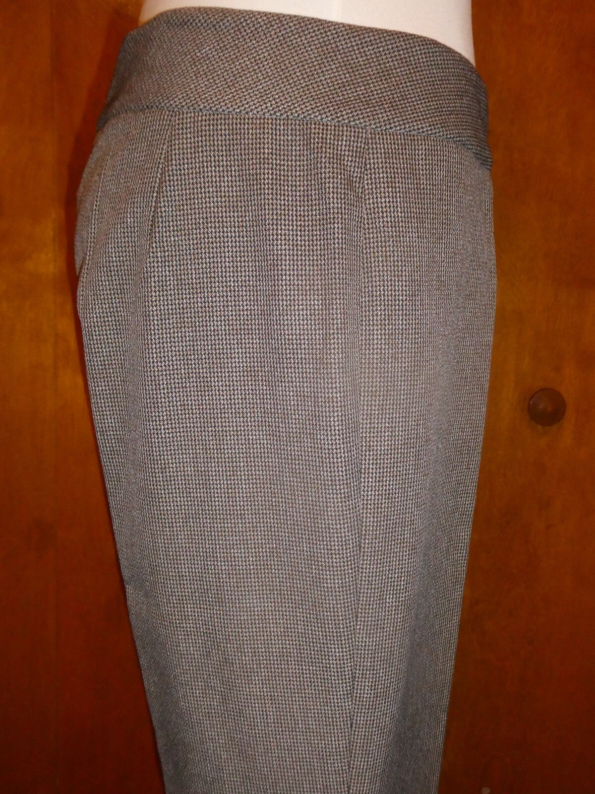 Tahari women's brown/beige dress pants size 4P
