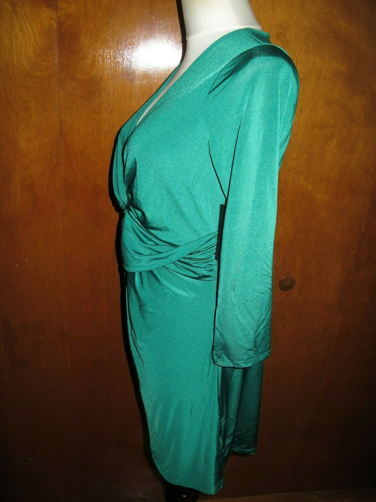 Guess women's emerald evening lined dress size Large fits Medium