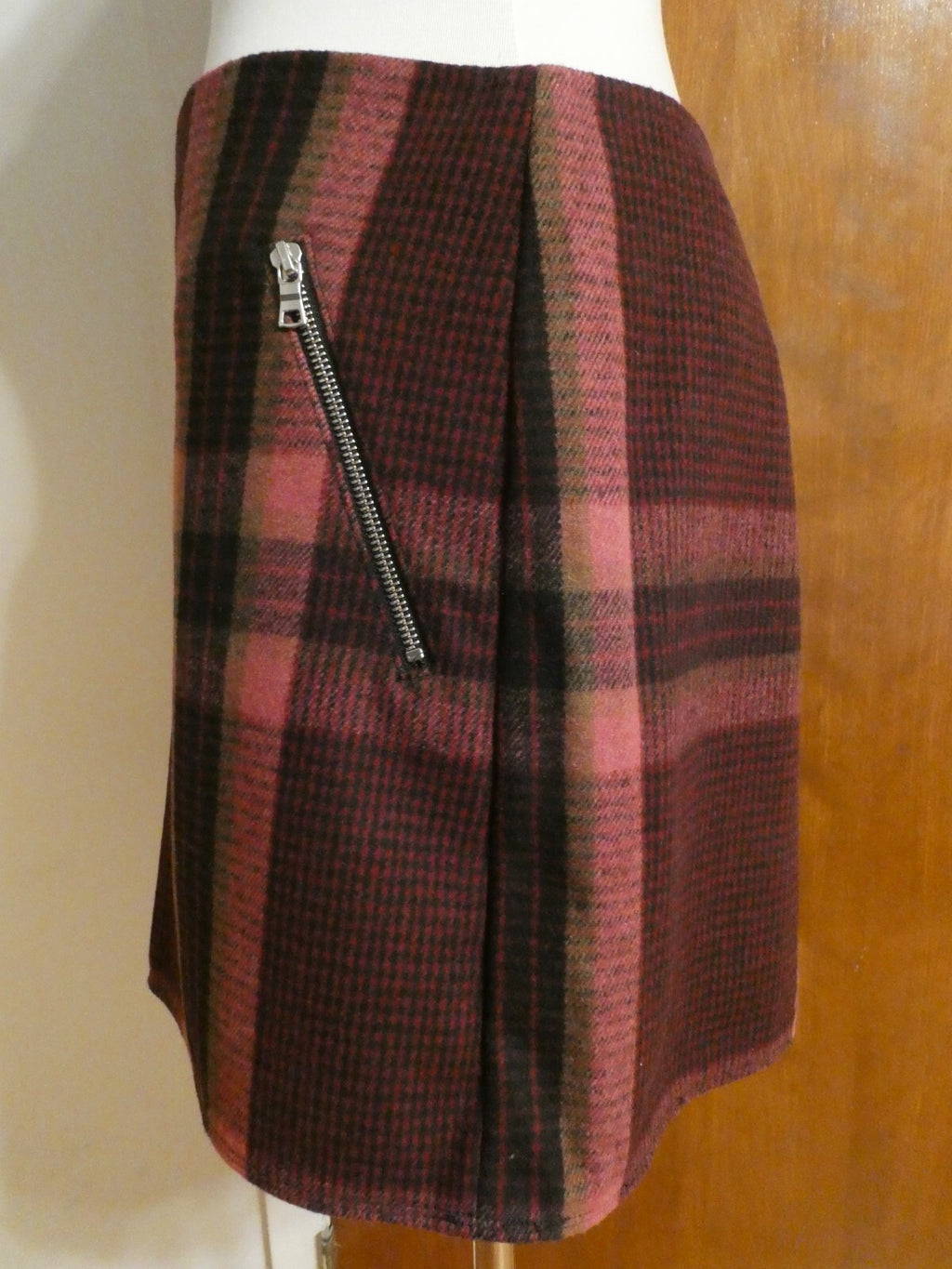 Gap women’s multicolor zip pockets mini skirt size 12