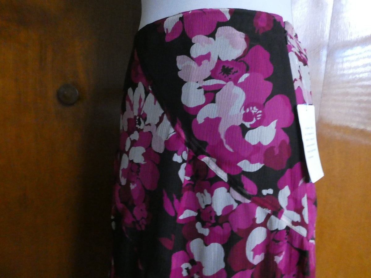 Nine West women's 100% Silk Lined Multicolor Gorgeous Skirt Size 2