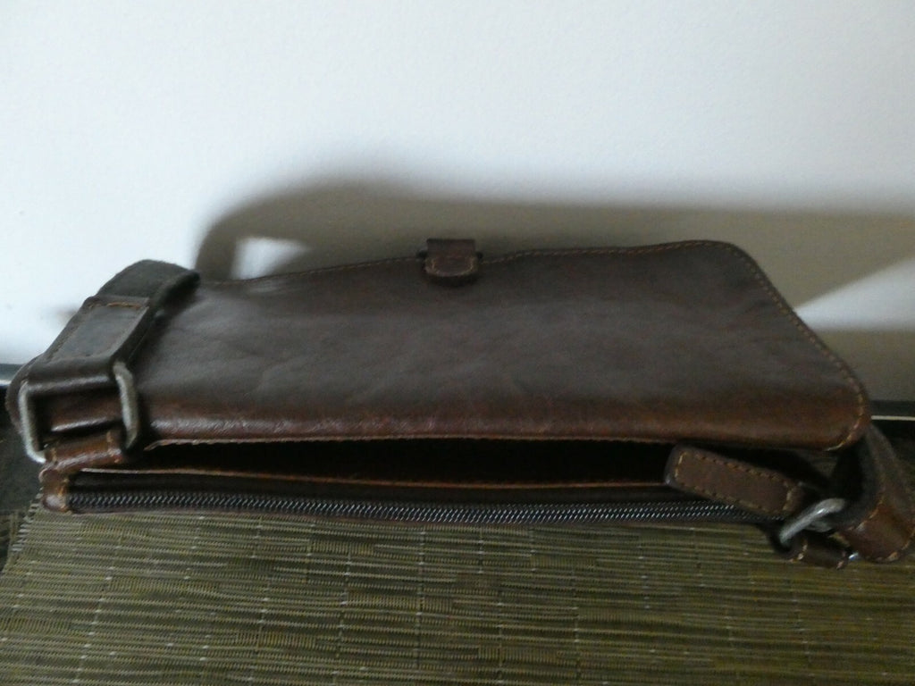 Jack Georges Voyager Women’s Brown Jeanine Leather Wallet Messenger & Cross Body